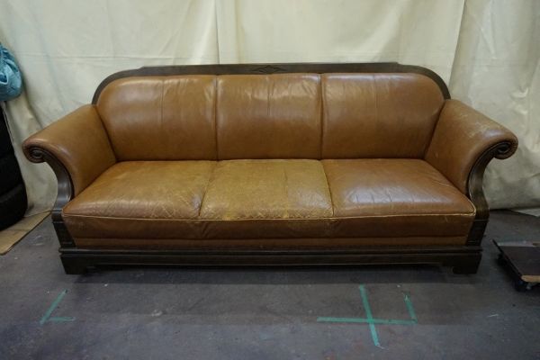 ＊モリシゲ　ソファー＊　ひび割れ補修、全体染め直し