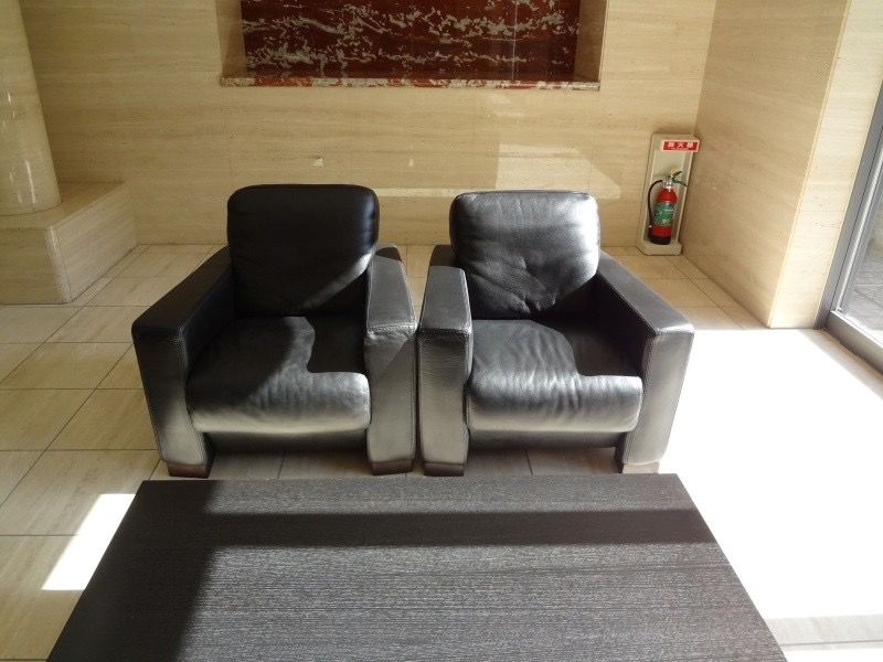 ＊本革ソファー＊　全体染め直し、ひび割れ補修