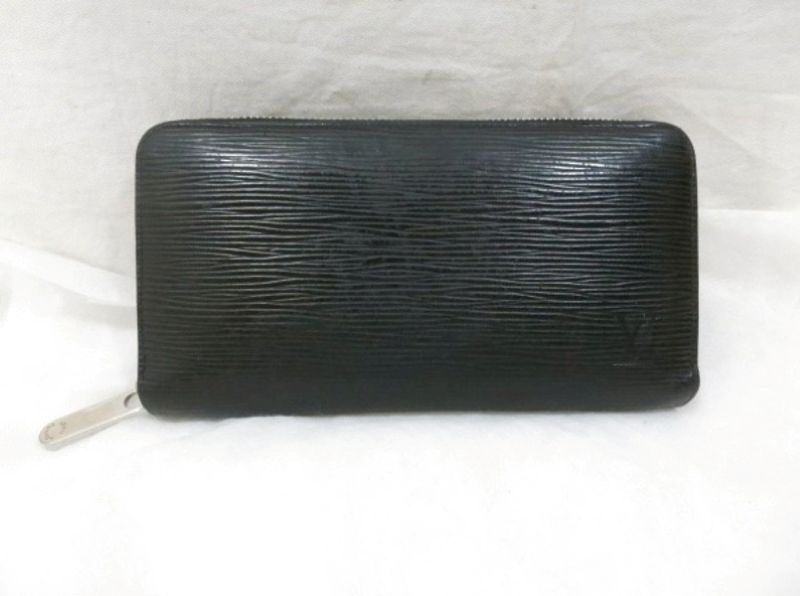 ＊ルイヴィトン　エピ　ジッピーウォレット＊　染め直し