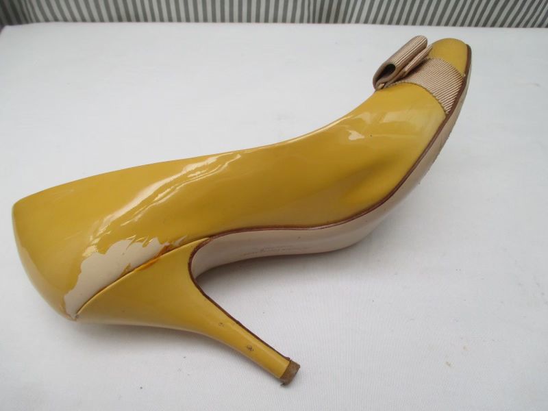 ＊フェラガモ　パンプス＊　エナメル補修